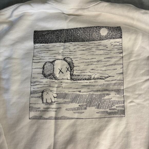 KAWS x Uniqlo Unisex Size Large Off White Long Sleeve Sweatshirt Cotton Oversize - Picture 5 of 10